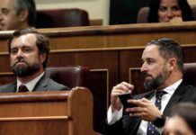 Espinosa de los Monteros y Abascal cobraron sueldos del exilio iraní durante ocho meses Espinosa de los Monteros y Abascal cobraron sueldos del exilio iraní durante ocho meses