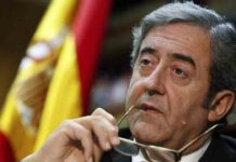 Los acompañantes del fiscal Javier Zaragoza en el Colegio de Abogados de Barcelona Los acompañantes del fiscal Javier Zaragoza en el Colegio de Abogados de Barcelona
