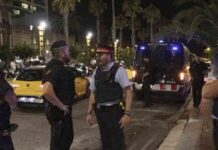 Detenidos los asaltantes a un turista en un taxi en el Puerto Olímpico de Barcelona Detenidos los asaltantes a un turista en un taxi en el Puerto Olímpico de Barcelona en el mes de agosto