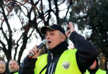 El sector del taxi hará una marcha lenta por Barcelona el día 22 El sector del taxi hará una marcha lenta por Barcelona el día 22 por la falta de ayudas