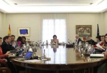 Calvo queda al cargo del Consejo de Ministros para decidir el confinamiento de Madrid Calvo queda al cargo del Consejo de Ministros para decidir el confinamiento de Madrid