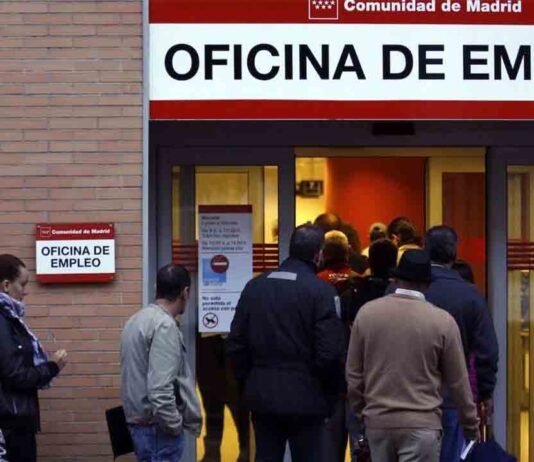 El paro desciende en 26.329 personas, el mejor septiembre de la serie histórica El paro desciende en 26.329 personas, el mejor septiembre de la serie histórica