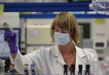 Johnson & Johnson para el ensayo de la vacuna por la enfermedad de un paciente Johnson & Johnson para el ensayo de la vacuna para la enfermedad de un paciente