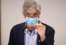 La Generalitat recomienda teletrabajo y que las universidades detengan las clases presenciales La Generalitat recomienda teletrabajo y que las universidades detengan las clases presenciales durante quince días