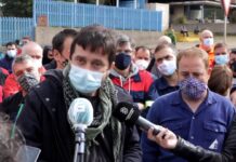 Rafael Mayoral se reúne en San Cibrao con los trabajadores de Alcoa Rafael Mayoral se reúne en San Cibrao con los trabajadores de Alcoa