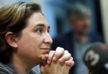 Ada Colau solicita al Presidente de la Generalitat ayudas para el sector del taxi Ada Colau solicita al Presidente de la Generalitat ayudas para el sector del taxi