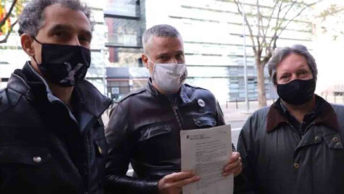 Denuncian ante los Mossos a los grupos nazis del acto de Vox en Barcelona