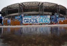 El estadio de fútbol del Nápoles cambia el nombre a ‘Diego Armando Maradona’ El estadio de fútbol del Nápoles cambia el nombre a 'Diego Armando Maradona'