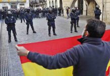 Fracaso rotundo de Vox en Girona para celebrar la constitución: 20 personas Fracaso rotundo de Vox en Girona para celebrar la constitución: 20 personas