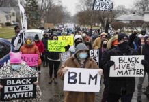 La policía de EE.UU. mata a otro hombre negro desarmado La policía de EE.UU. mata a otro hombre negro desarmado