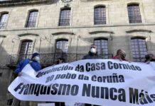 Manifestación para condenar la usurpación por los Franco de la Casa Cornide Manifestación para condenar la usurpación por los Franco de la Casa Cornide
