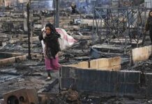 Refugiados sirios huyen del campamento del Líbano tras incendiarse Refugiados sirios huyen del campamento del Líbano tras incendiarse