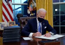 Biden marca el inicio como presidente con varias órdenes ejecutivas Biden marca el inicio como presidente con varias órdenes ejecutivas