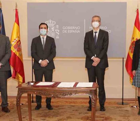 Consumo, Banco de España y CNMV firman un convenio para mejorar la protección de los consumidores Consumo, Banco de España y CNMV firman un convenio para mejorar la protección de los consumidores