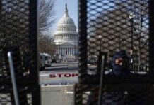 El FBI examina a miles de soldados por temores de un ataque interno El FBI examina a miles de soldados por temores de un ataque interno en la toma de posesión de Biden