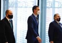 El PSOE pide la dimisión de los que se han vacunado antes de tiempo contra el Covid El PSOE pide la dimisión de los que se han vacunado antes de tiempo contra el Covid