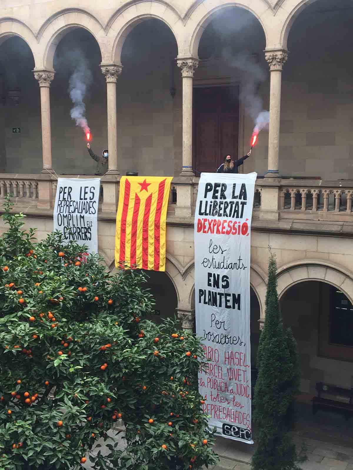 Huelga de estudiantes en Barcelona por el encarcelamiento de Pablo Hasel.1