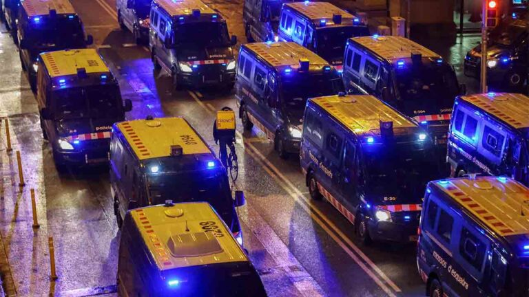 Séptima noche de altercados en Barcelona en defensa de Hasel