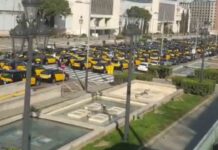 Manifestación de los taxistas en Barcelona contra la actividad ilegal de Cabify, Uber y Bolt 4.500 taxis colapsan el centro de Barcelona en protesta contra Uber