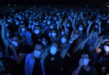 5.000 personas asisten al concierto de Love of Lesbian en Barcelona 5.000 personas asisten al concierto de Love of Lesbian en Barcelona