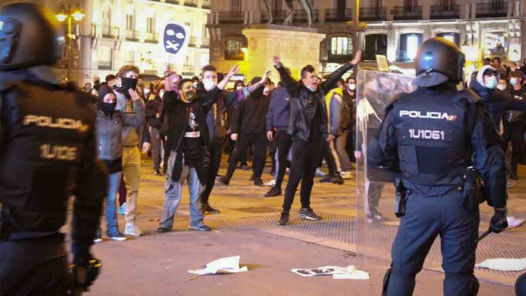 La policía impide la manifestación en apoyo a Pablo Hasel en Madrid
