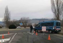 Pillan un autocar con 59 esquiadores saltándose el confinamiento Pillan un autocar con 59 esquiadores saltándose el confinamiento