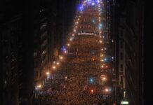 Miles de ciudadanos se manifestarán hoy por los derechos de los presos vascos Instituciones Penitenciarias acerca cinco presos vascos a Euskadi