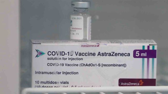 Sanidad aplaza su decisión sobre la vacuna de AstraZeneca