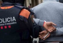 4 detenidos en Reus por estafar a 180 clientes de un banco a través de reintegros 4 detenidos en Reus por estafar a 180 clientes de un banco a través de reintegros