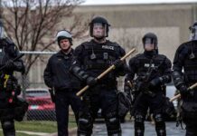 Toque de queda en Minneapolis tras la muerte de un hombre a manos de la policía Toque de queda en Minneapolis tras la muerte de un hombre a manos de la policía