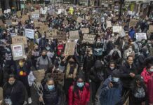 Un informe sobre racismo en el Reino Unido provoca fuerte indignación Un informe sobre racismo en el Reino Unido provoca fuerte indignación