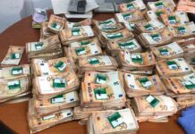 Intervenidos más de dos millones de euros a un grupo dedicado al tráfico de cocaína Intervenidos más de dos millones de euros a un grupo dedicado al tráfico de cocaína