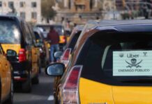 Uber lanza el precio cerrado para taxis en Barcelona y se quedan solos Uber lanza el precio cerrado para taxis en Barcelona y se quedan solos
