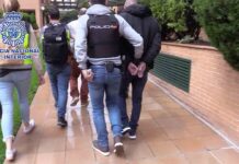 Una red obligaba a trabajar en un servicio de ‘telecoca’ para saldar sus deudas Una red obligaba a trabajar en un servicio de 'telecoca' para saldar sus deudas