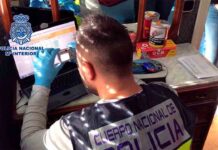 Dos detenidos por acosar y pedir material pornógrafico a menores Dos detenidos por acosar y pedir material pornógrafico a menores