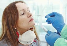 El Gobierno aprobará hoy la retirada de la mascarilla en centros sanitarios y farmacias España ha realizado más de 54,7 millones de pruebas Covid