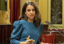 La diputada de Podemos, Gloria Santiago, denuncia a un acosador y desde el 061 la riñen por ir sola La diputada de Podemos, Gloria Santiago, denuncia a un acosador