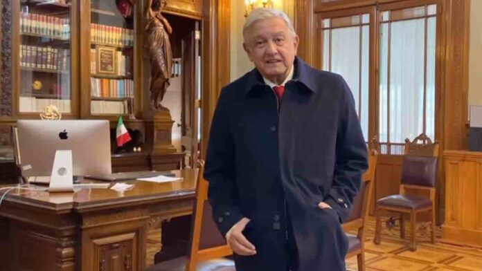 López Obrador califica de «casi fascistas» a los del PAN que se reunieron con Abascal