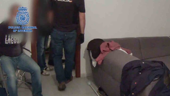 Dos detenidos en Sevilla por encargar la muerte de un hombre
