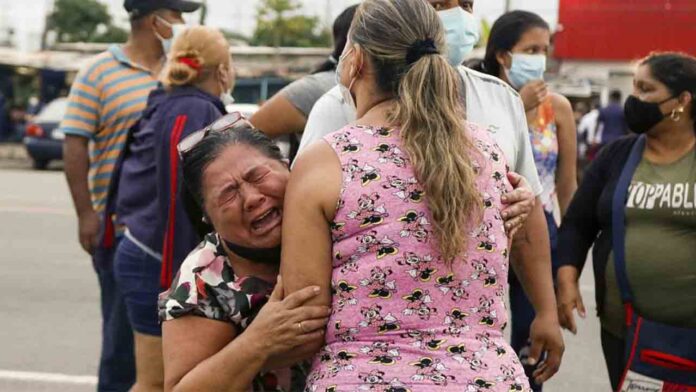 Ecuador indultará a 2.000 presos tras el motín con 118 muertos