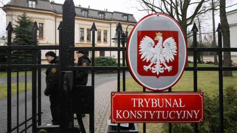 El Constitucional de Polonia falla que sus leyes están por encima de la UE