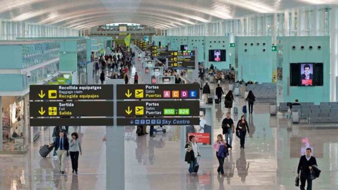 39 pasajeros procedentes de Egipto aterrizan en El Prat y piden asilo