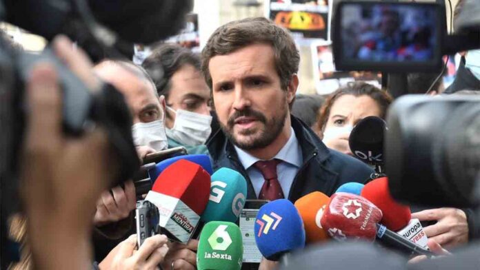 Casado pide a Sánchez un 155 para Catalunya por el sistema educativo