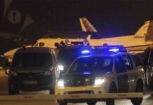 Veinte pasajeros huyen de un avión en el aeropuerto de Palma, desviado de su ruta Veinte pasajeros huyen de un avión Casablanca - Estambul, en el aeropuerto de Palma