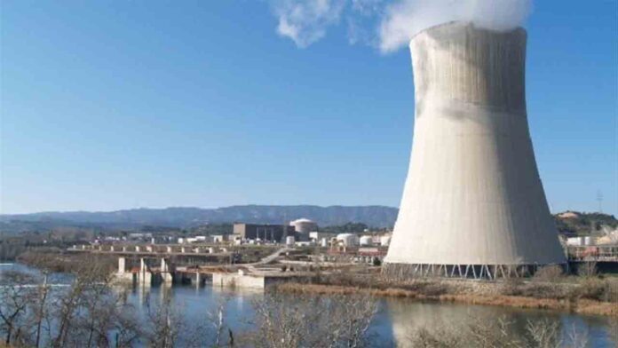 Un muerto y tres heridos por un escape en la central nuclear de Ascó