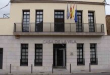 La policía desaloja una orgía cerca de Barcelona con más de 50 personas La policía desaloja una orgía cerca de Barcelona con más de 50 personas