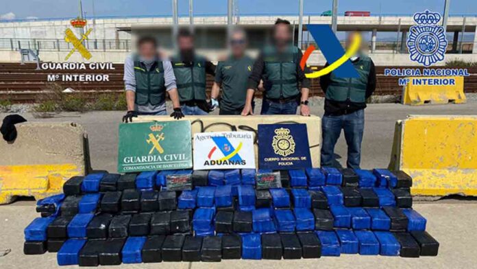 La policía incauta 1.300 kilos de cocaína y 2.500 de metanfetamina