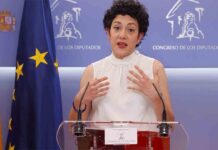 Podemos cree que el PSOE sale debilitado al demostrar que no se puede jugar a dos bandas Podemos cree que el PSOE sale debilitado al demostrar que no se puede jugar a dos bandas