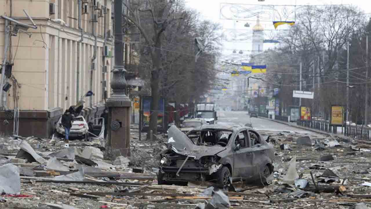 Una columna de tanques de 60 km se acerca a Kiev