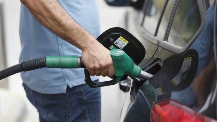 La bonificación de 20 céntimos por litro de combustible será para todos los usuarios